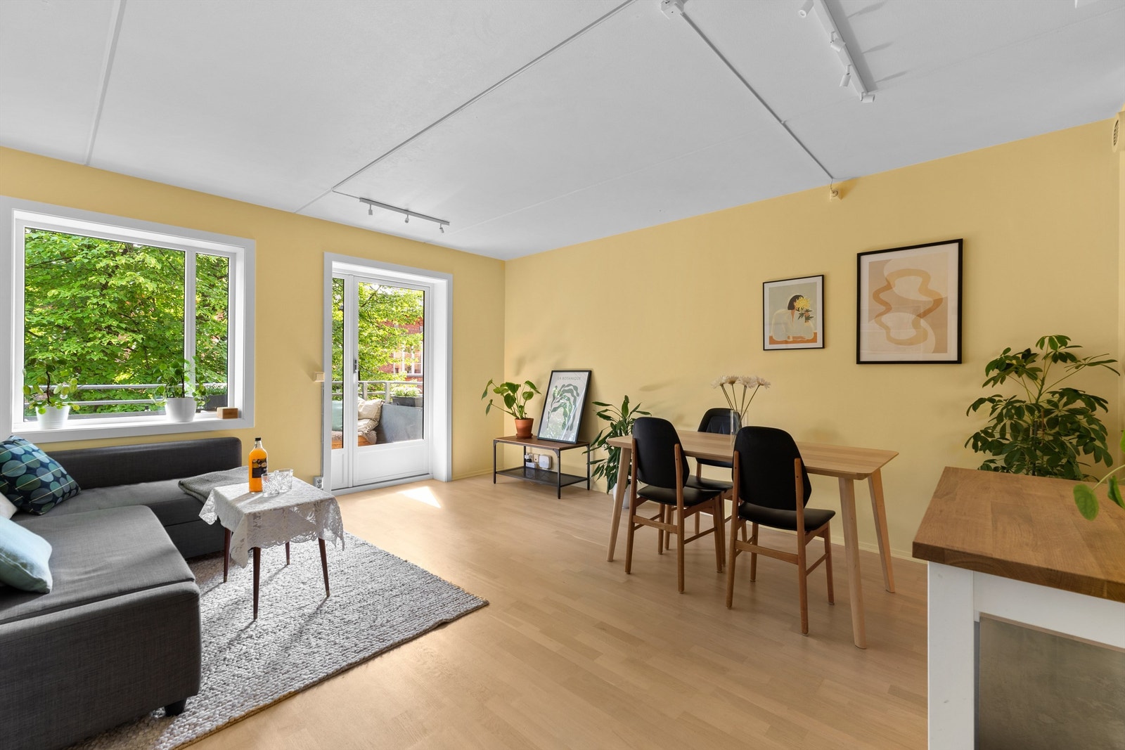 Velkommen til Lakkegata 66B, en innbydende 2-roms med balkong presentert av Marius Dyngeland Iversen. Galleribilde