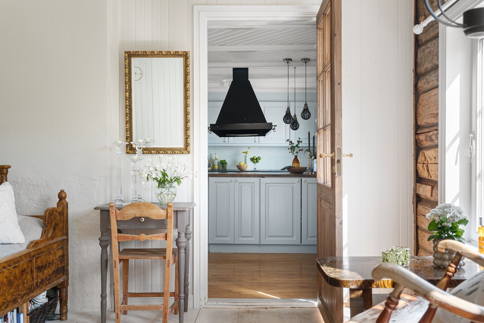 Mot kjøkken Galleribilde