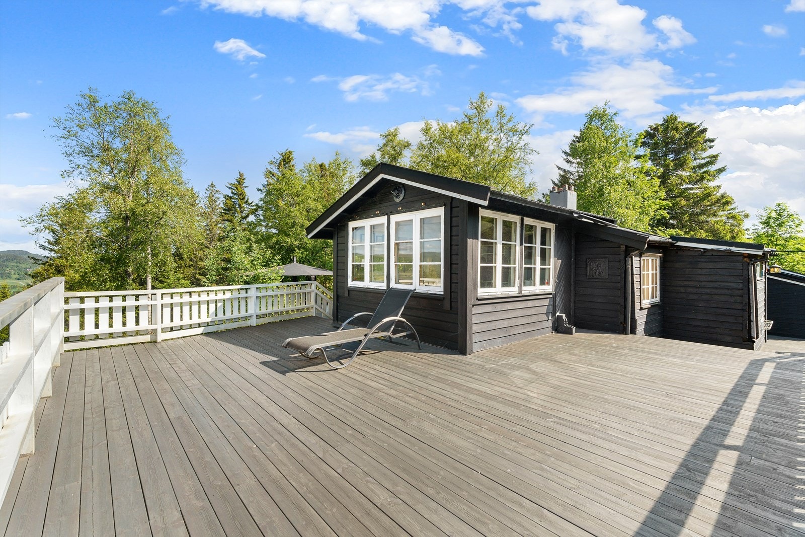 Stor solrik terrasse Galleribilde