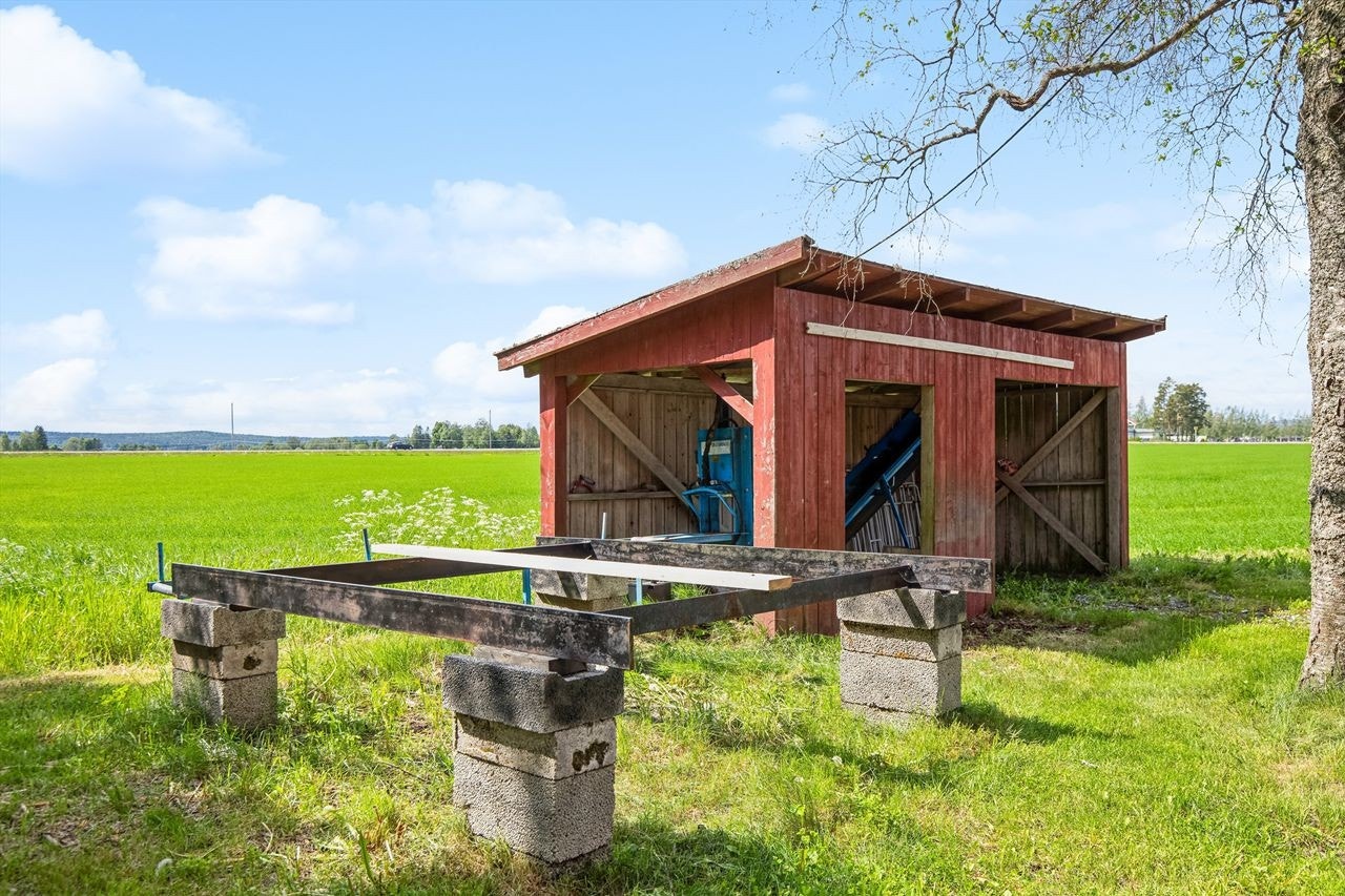 Vedmaskinshus Galleribilde