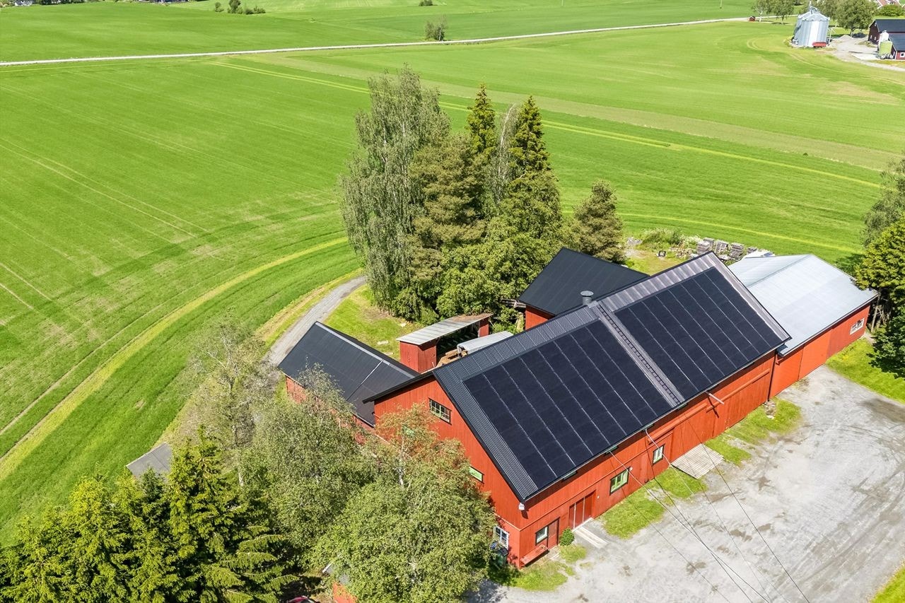 Drone og solcelle Galleribilde