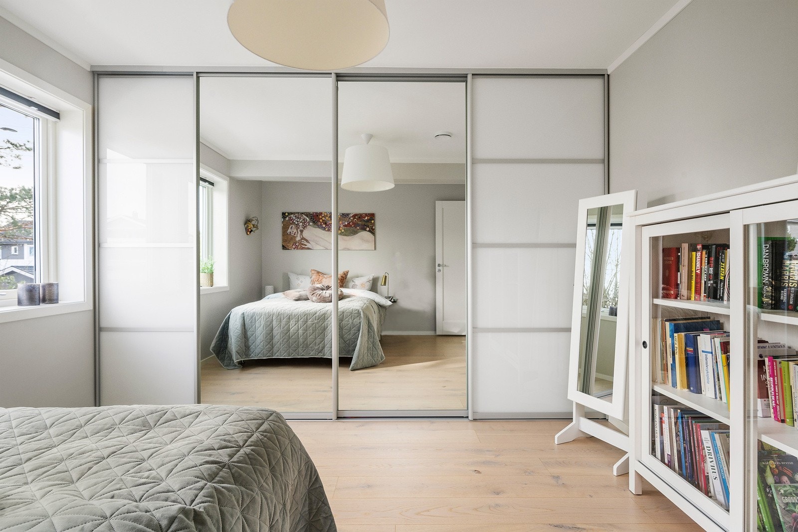 Alle rommene har garderobeløsning som medfølger. Galleribilde