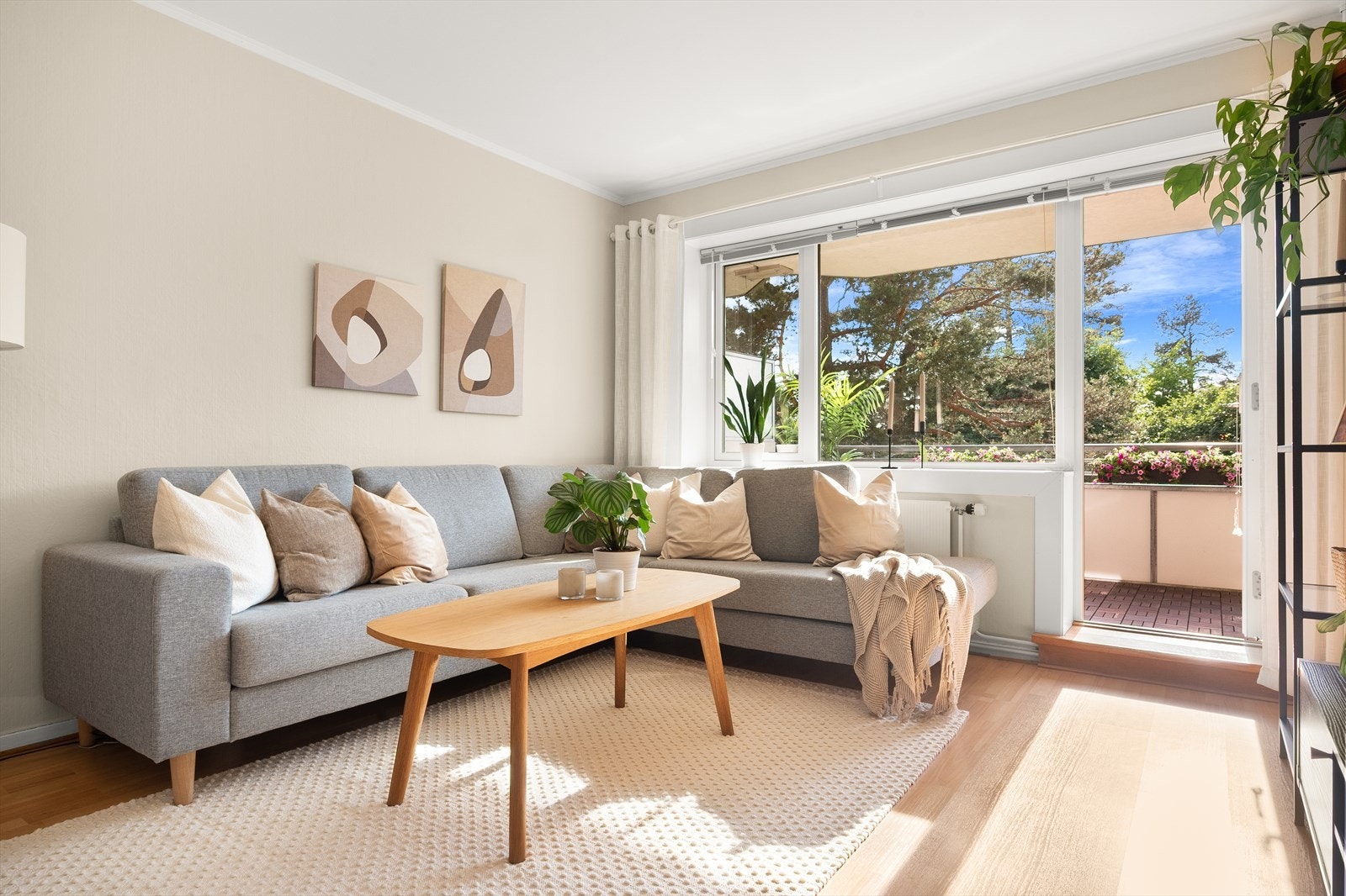 - Med stuen sin gode atmosfære er dette et rom man vil trives godt i! - Galleribilde