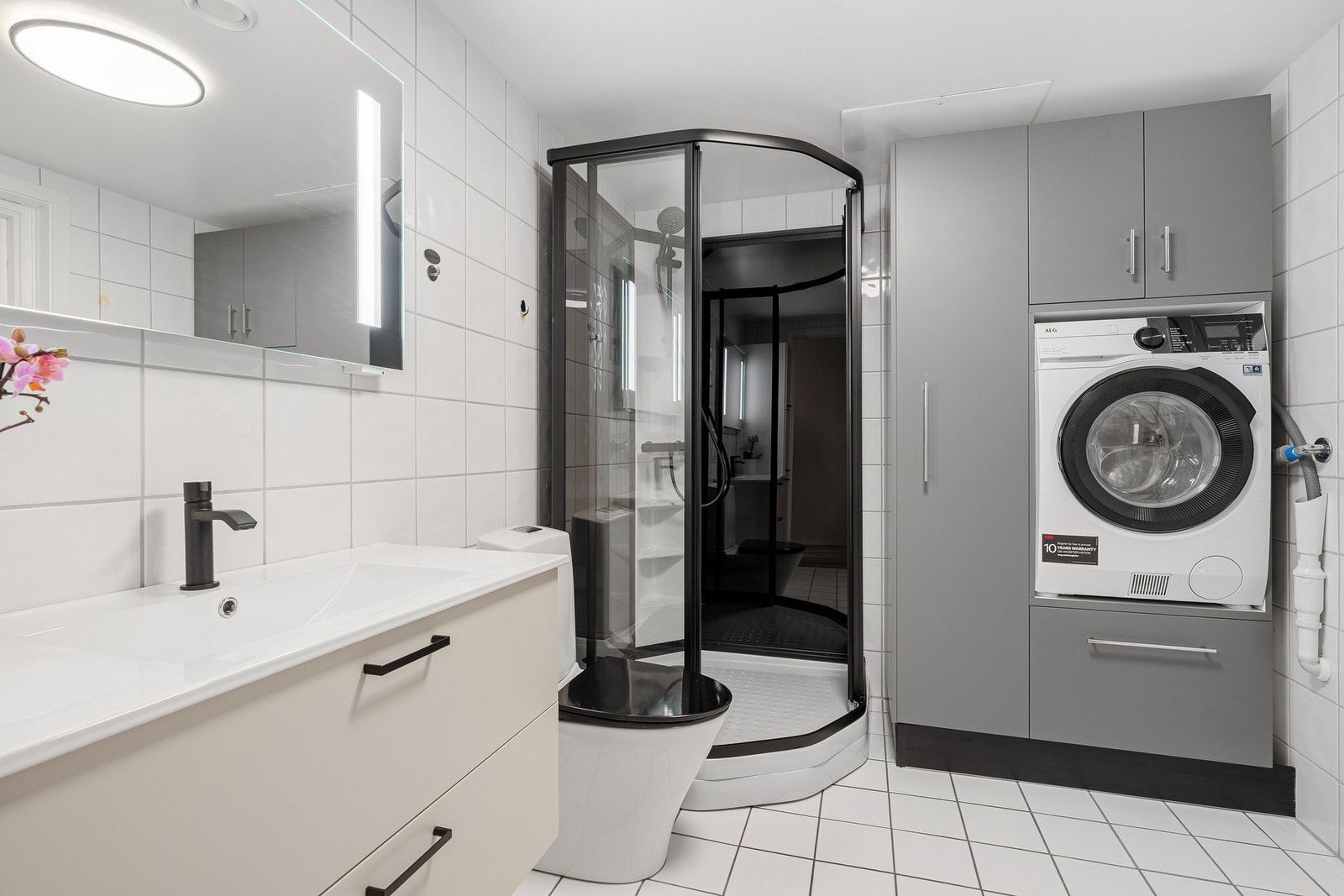 Innredningen er fra Strai. Galleribilde