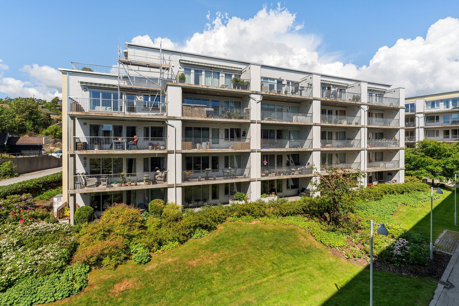 Her presenteres en innbydende leilighet med mange gode kvaliteter. Her bor du sentralt i Vågsbygd med nærhet til alt du måtte trenge i hverdagen. Galleribilde