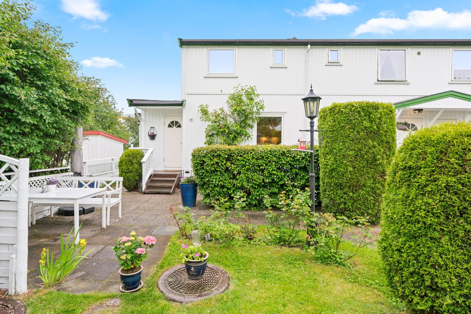 Stort og innholdsrikt enderekkehus m/nydelig, barnevennlig beliggenhet - Terrasse og hageparsell. Galleribilde