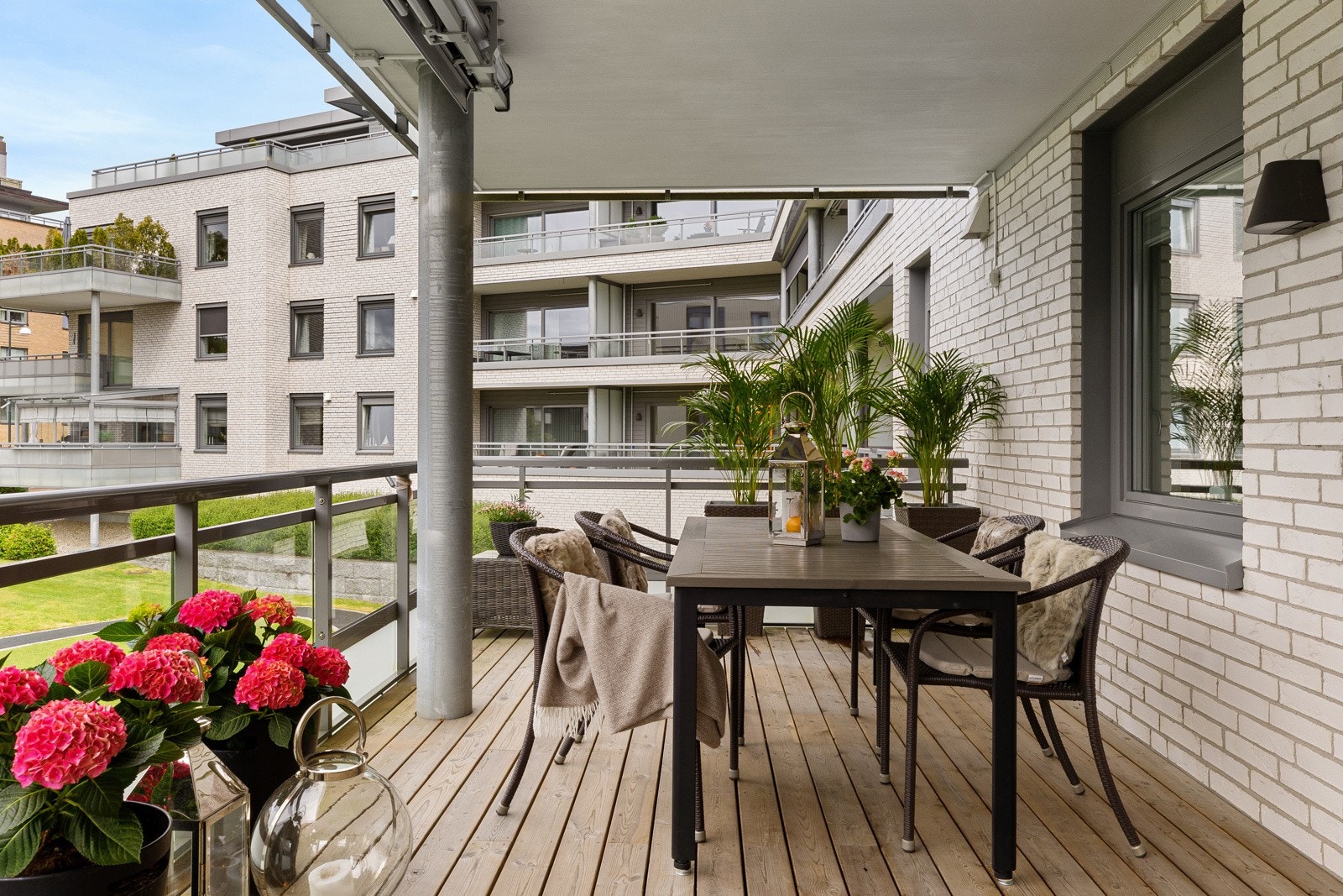 God plass til utemøbler, grill etc. Galleribilde