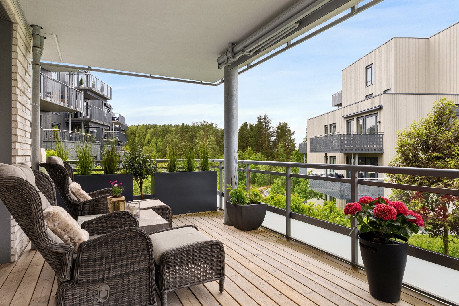 Det er montert utvendig markise på terrassen Galleribilde