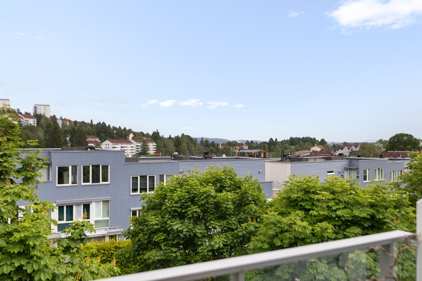 Utsikt fra balkongen i 4 etg på hele 6 kvm Galleribilde