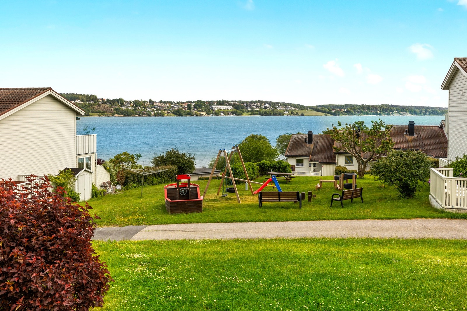 Borettslaget har en felles koselig lekeplass Galleribilde