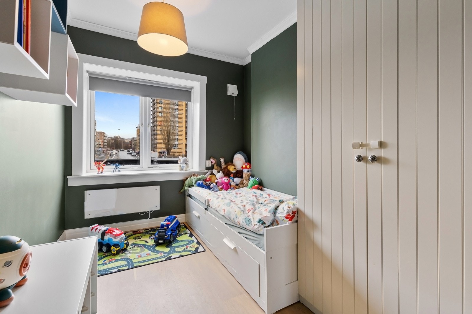 Soverom 2 egner seg ypperlig som rom for minstemann. Galleribilde