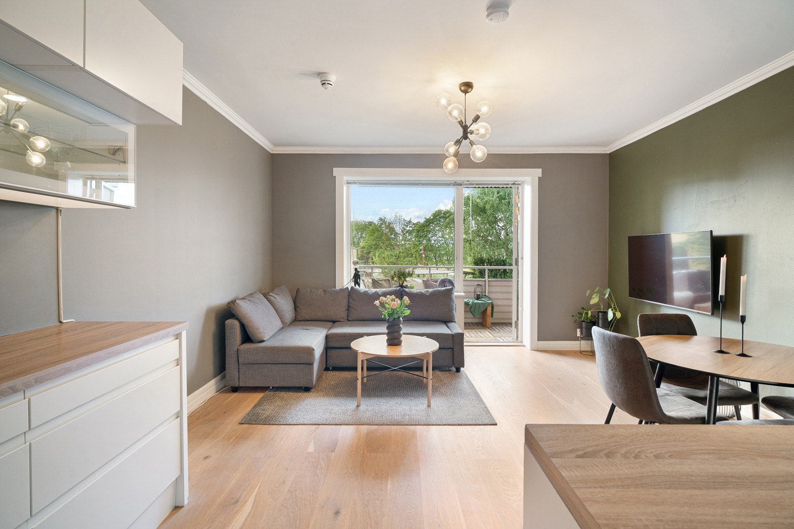 Leiligheten har en god, gjennomgående planløsning med luftige rom. Galleribilde