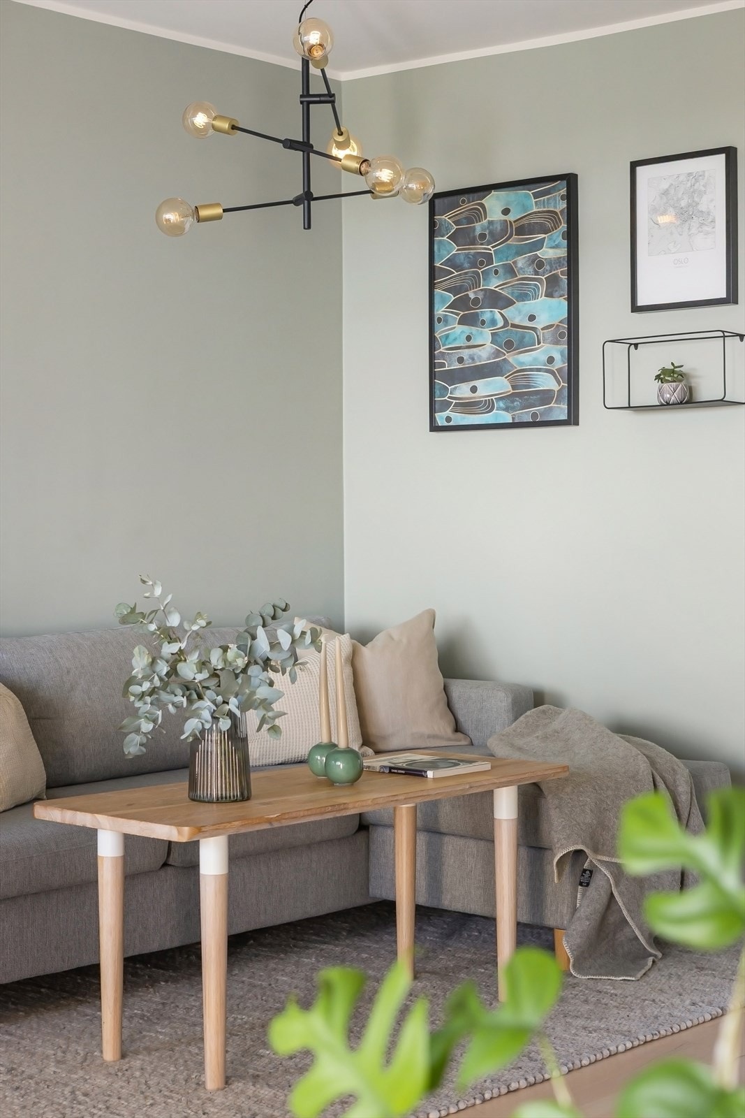 God plass til sofa og stuebord. Galleribilde