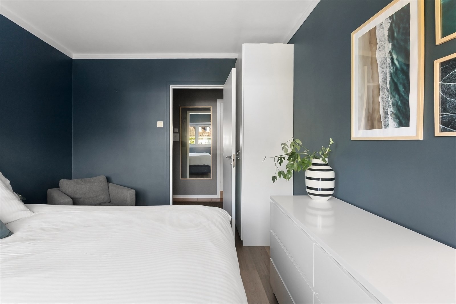 God plass til kommode og garderobe løsning. Galleribilde