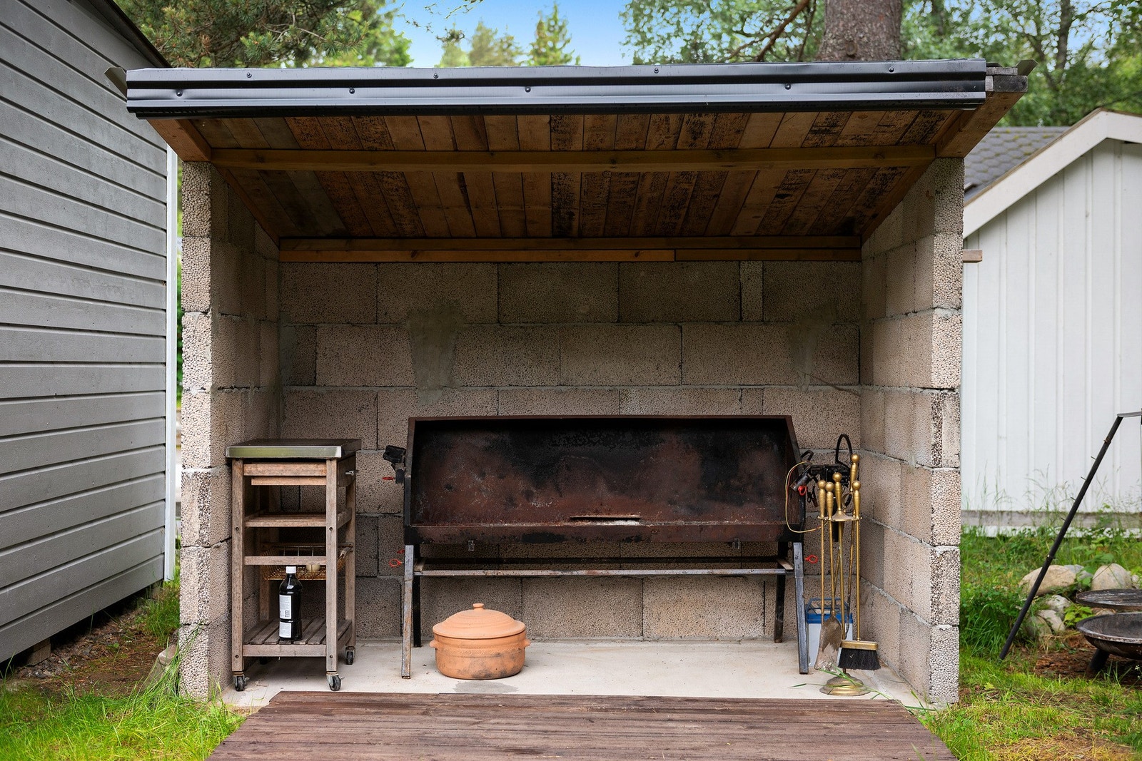 Overbygget grillhus på tomt Galleribilde