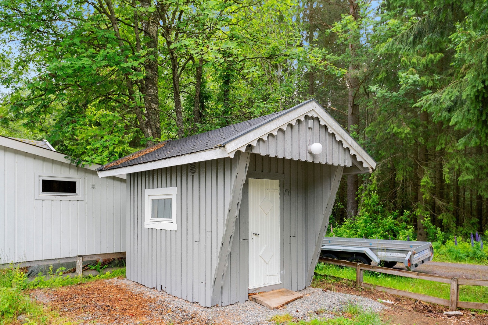 Frittstående dukkehus/bod. Galleribilde