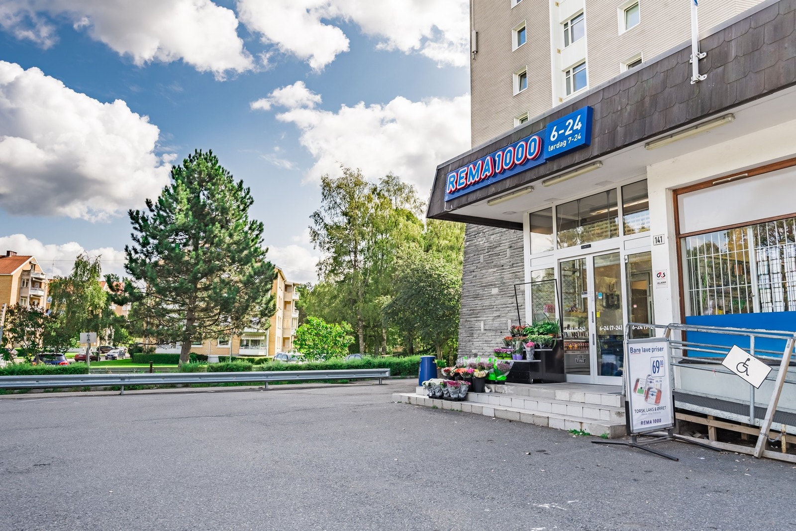 Flere dagligvarebutikker i nærområdet. Galleribilde