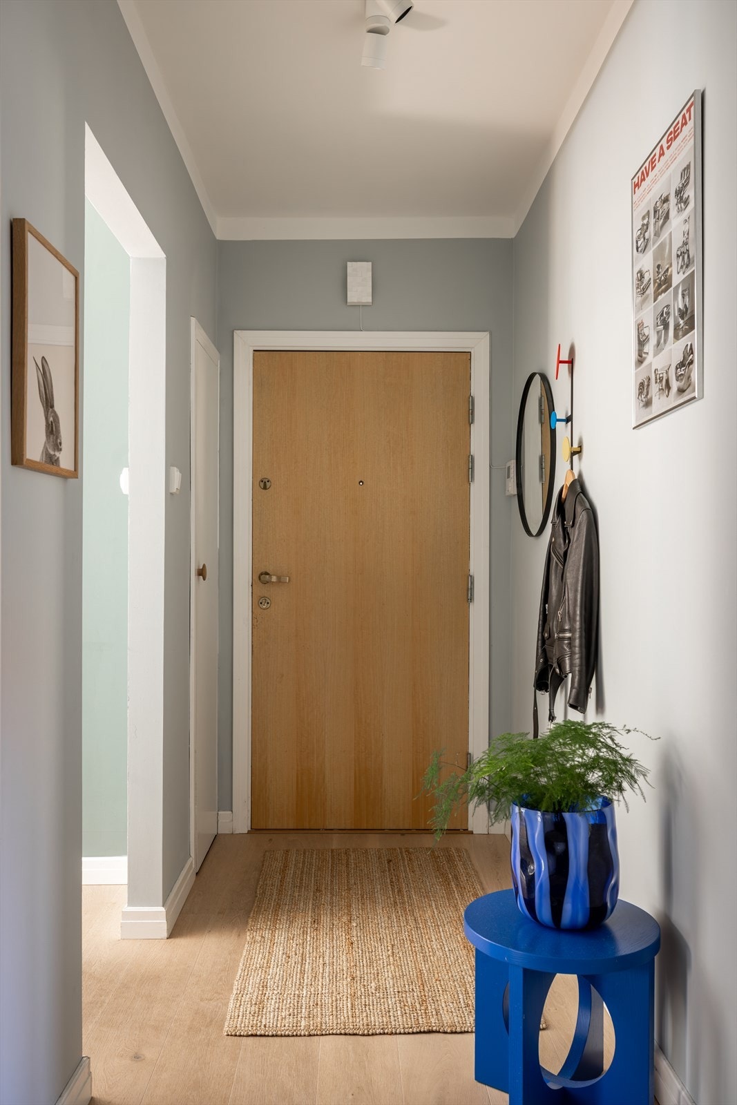 En innbydende entré, med praktisk kott. Galleribilde