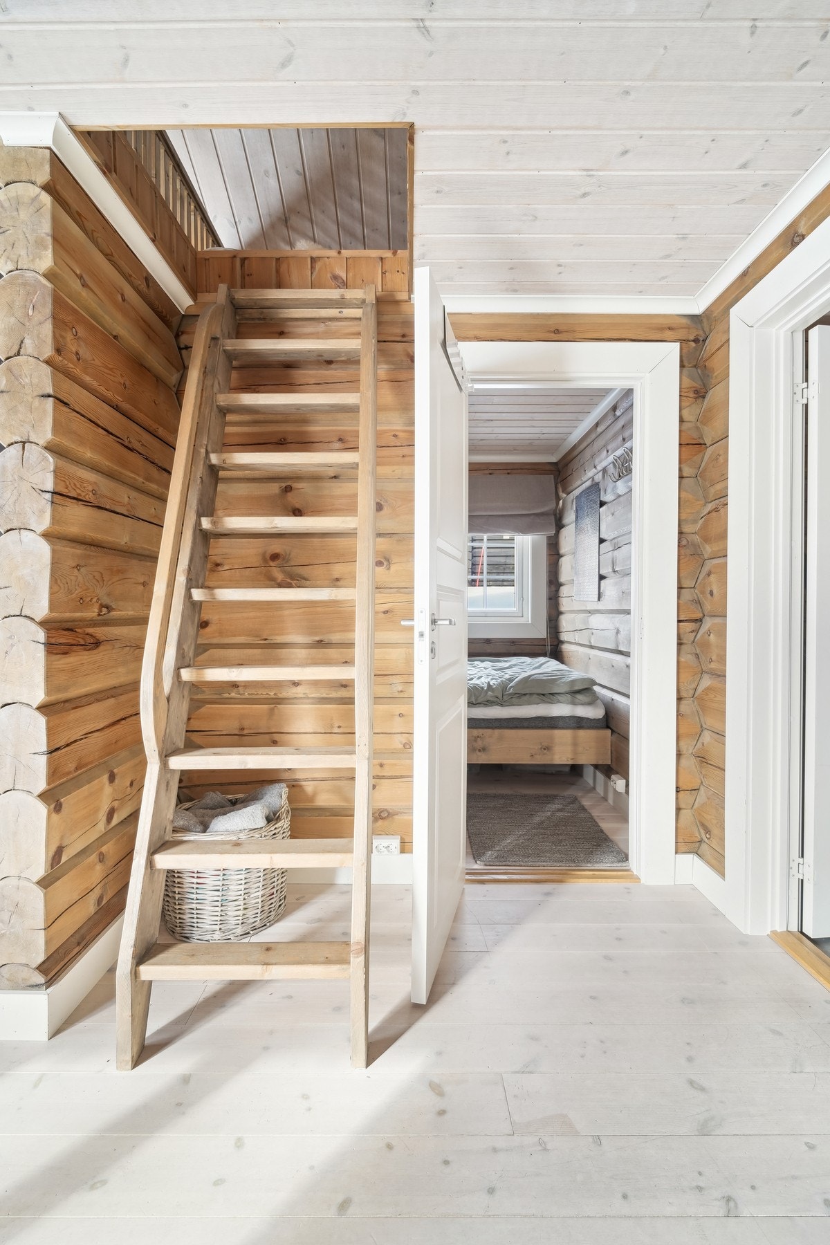 Hemsen har et gulvareal på ca. 17 kvm (ikke målbart areal). Galleribilde