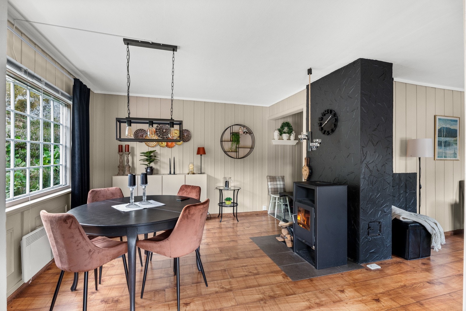 Koslig med peissovn med klart glass Galleribilde