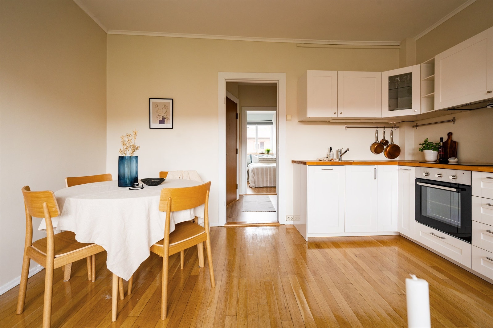 Her har du en god kommunikasjon med spisestuen. Galleribilde