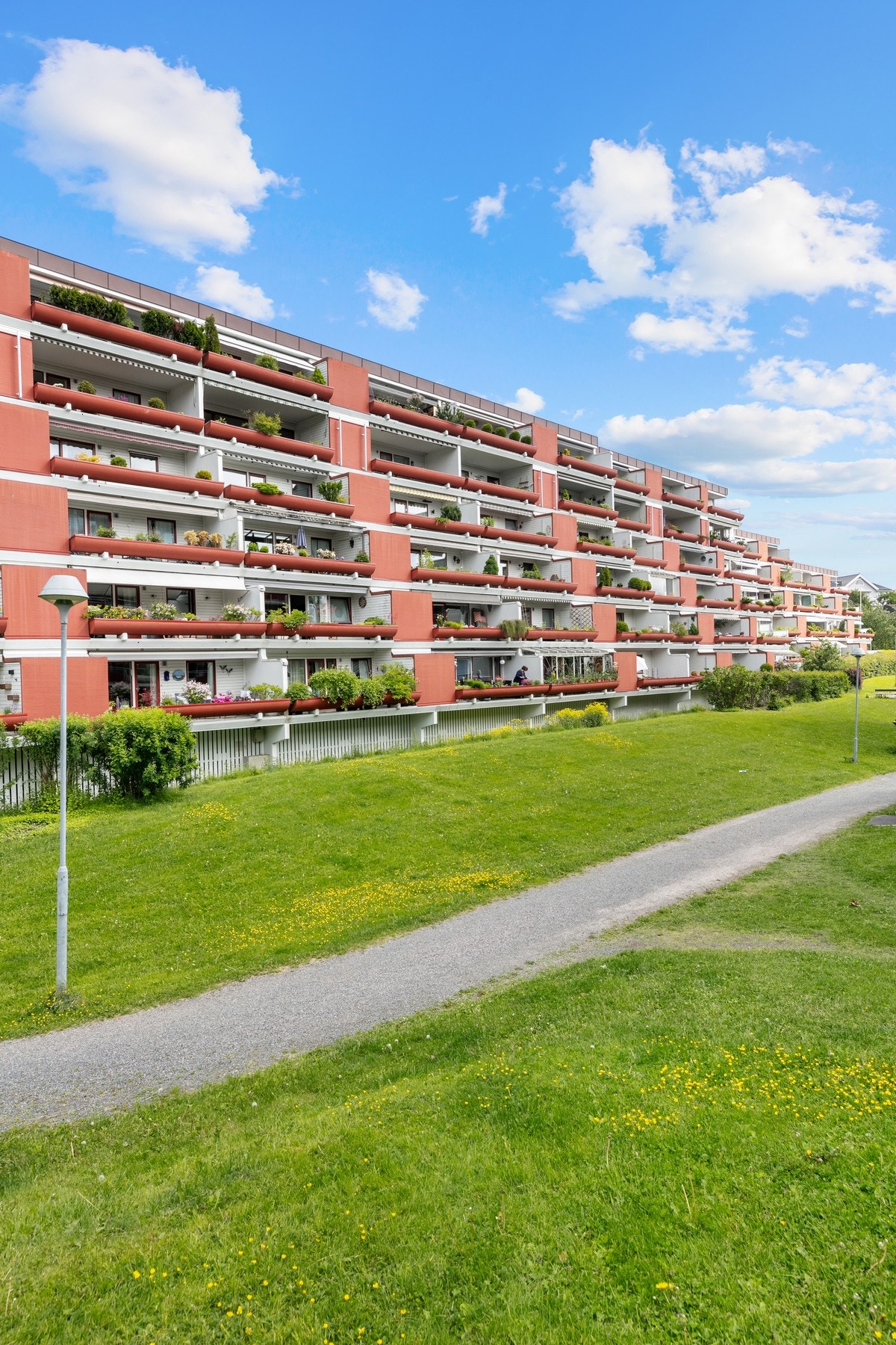 Nydelige uteområder bidrar til et svært godt bomiljø Galleribilde