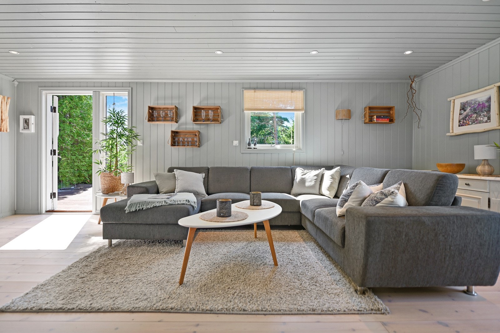 God plass til stor sofagruppe Galleribilde