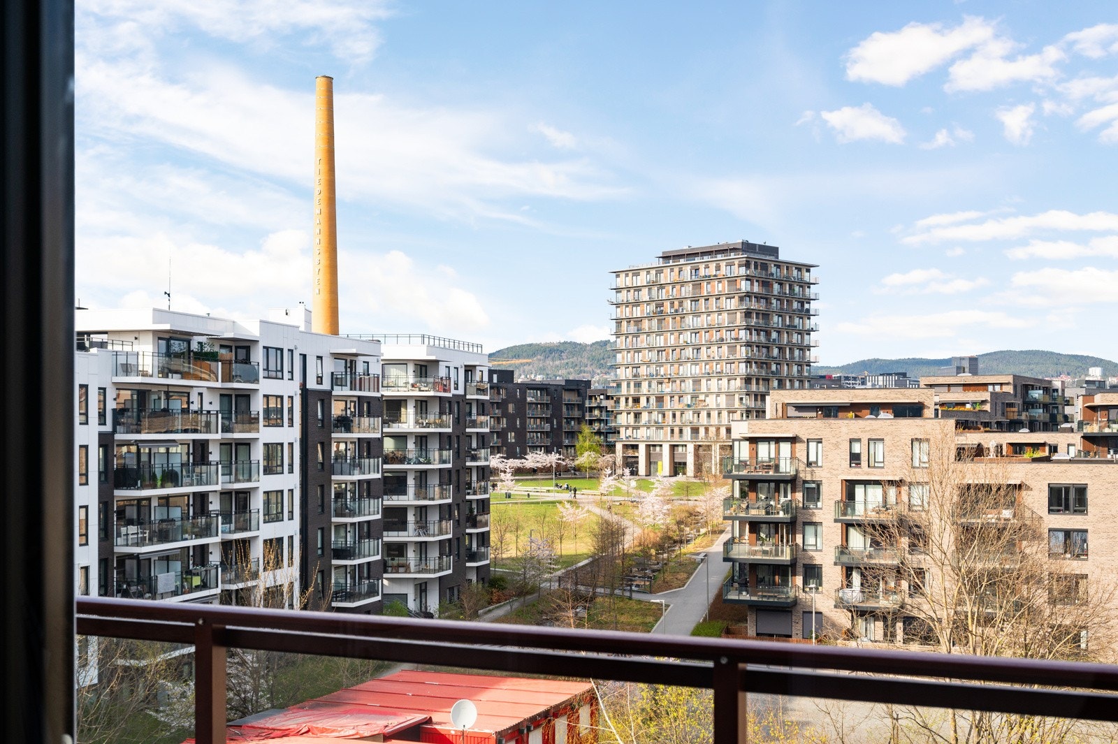 Balkongen ligger høyt og fritt Galleribilde