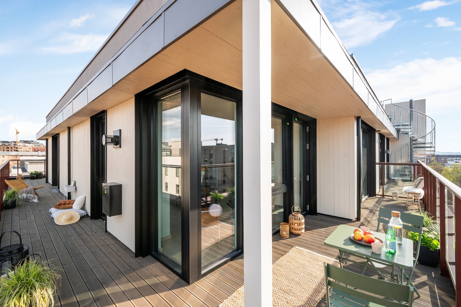 En terrasse som denne er ikke bare en bonus ? det er en naturlig forlengelse av hjemmet Galleribilde