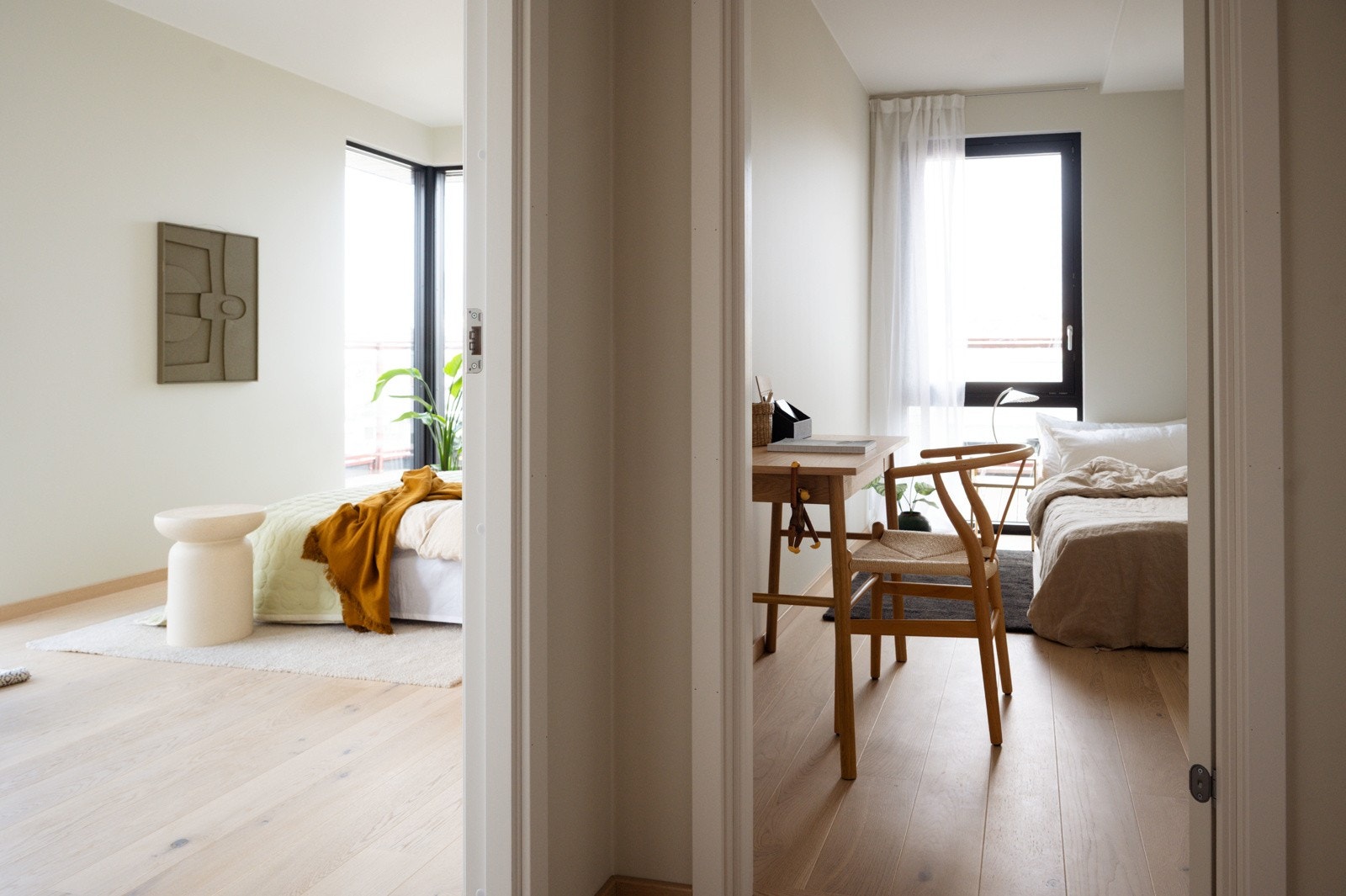 Det andre soverommet er lyst og allsidig - perfekt som barnerom, gjesterom, kontor eller hva med en Walk in garderobe? Galleribilde