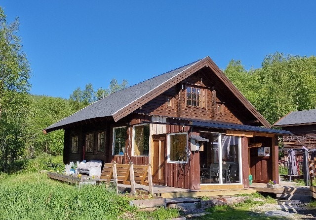Storkjøkken med sovealkove på loft. Galleribilde