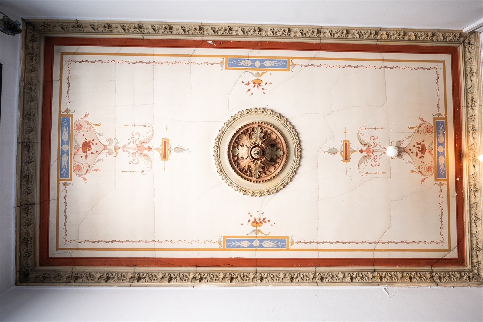 Himlingen i trappeoppgangen. Denne må sees! Galleribilde