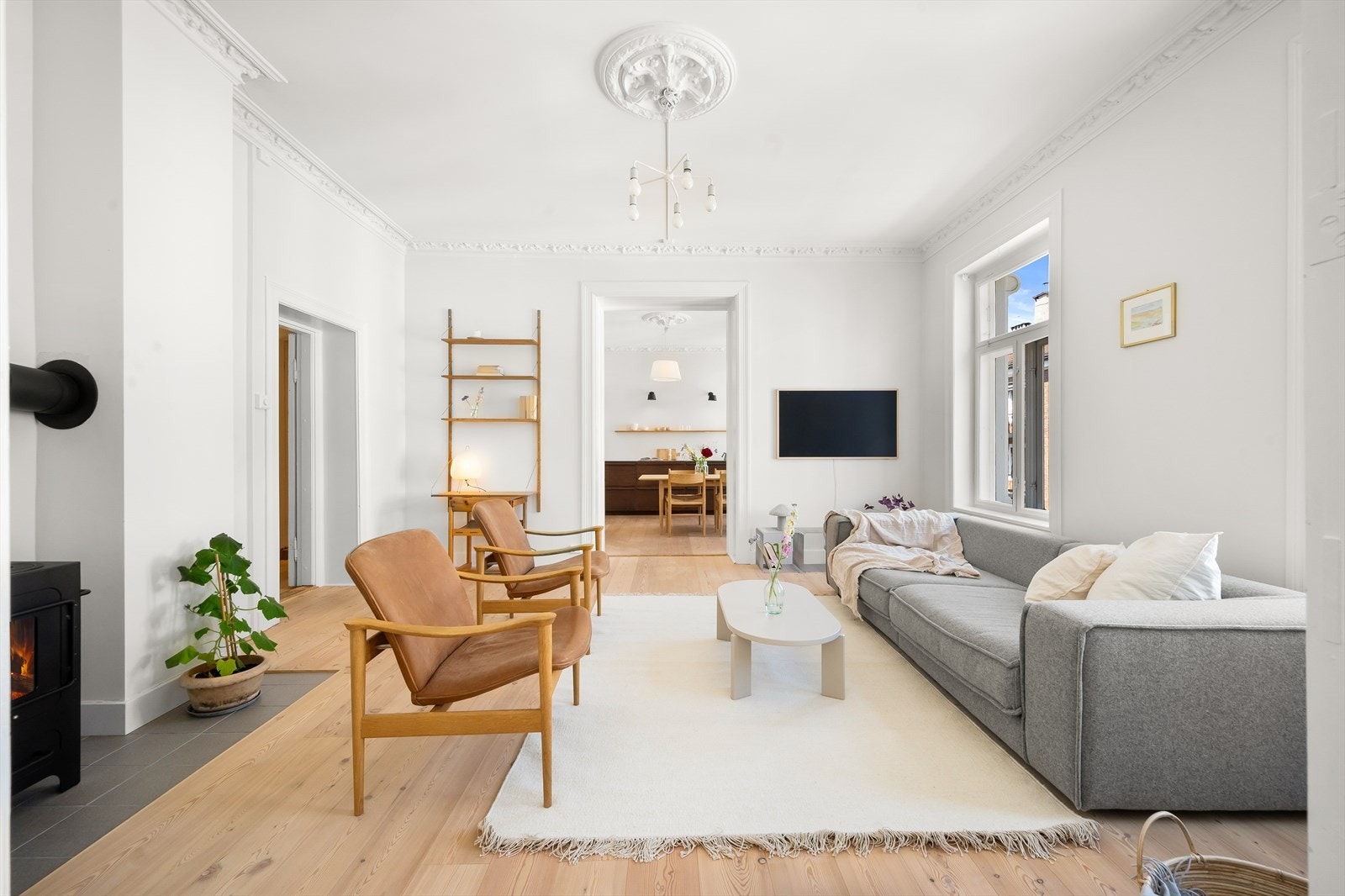 Nordvik har gleden av å presentere en klassisk og elegant 3-roms selveierleilighet i populære Benneches gate. Galleribilde