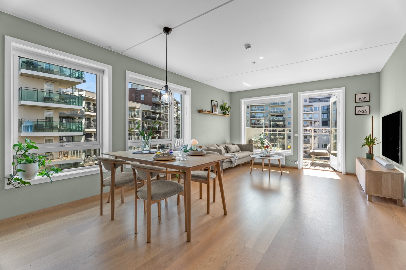 Velkommen til Lørenvangen 19, presentert av Schala & Partners ved Torfinn Sørvang, tlf. 977 59 812. Galleribilde