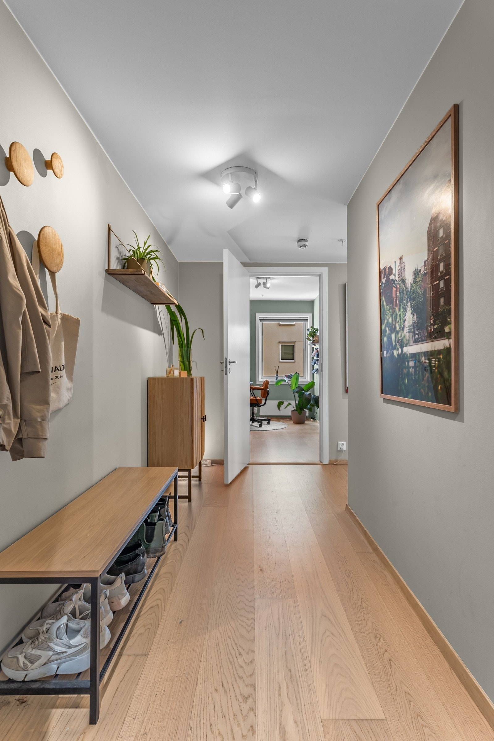 Leiligheten disponerer i tillegg en bod på ca. 5m², merket nr. 12. Galleribilde