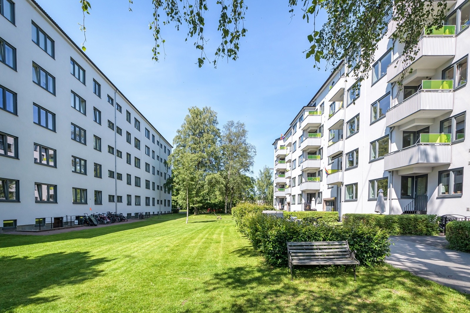 Voldsløkka borettslag er et stort (165 andeler) og veldrevet borettslag med solid økonomi. Galleribilde