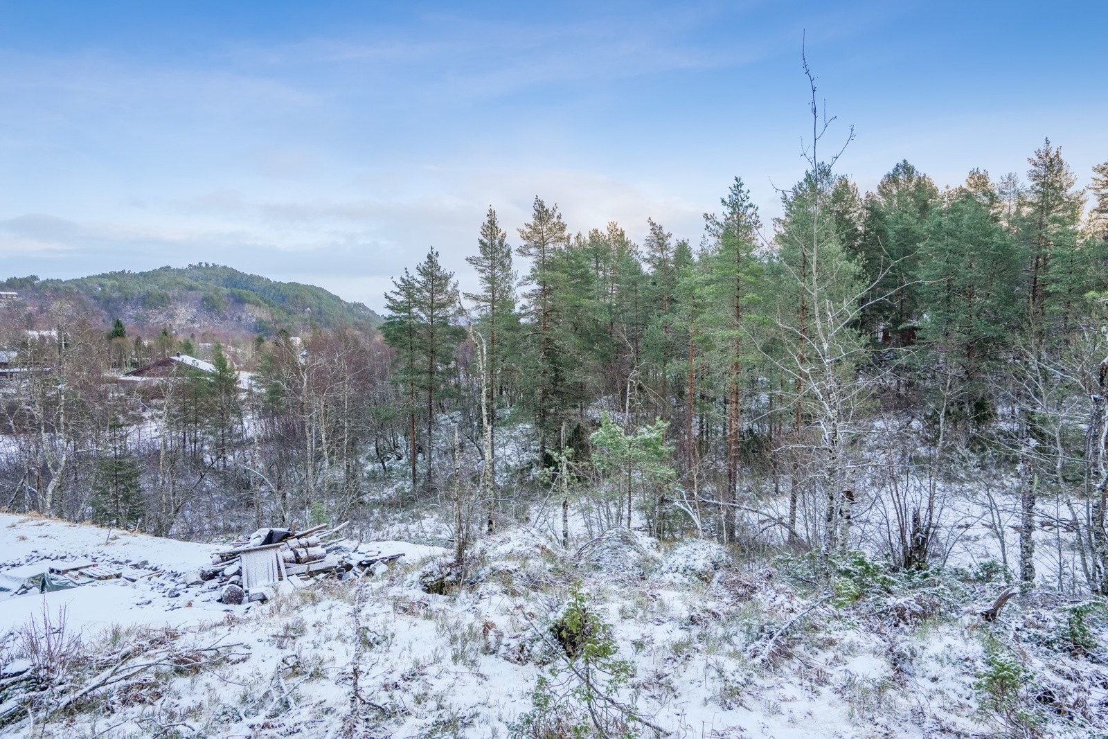 Det er fine turmuligheter i området blant annet til den lokale fjelltoppen Merafta. Galleribilde