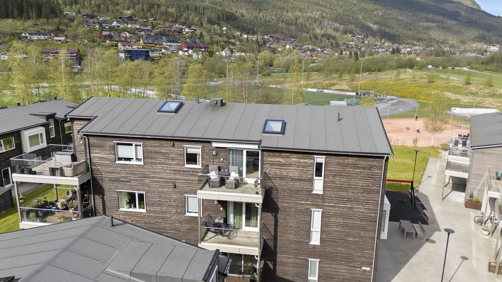 - Leiligheten har en fin og luftig beliggenhet i Kastanjetunet - Galleribilde