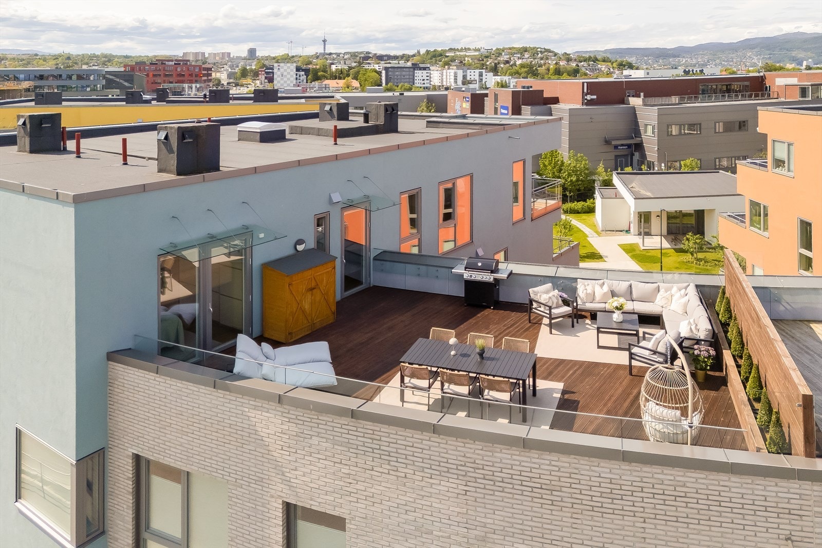 Nyt en skjermet og usjenert beliggenhet, med perfekt plassering ytterst på Lade! Galleribilde