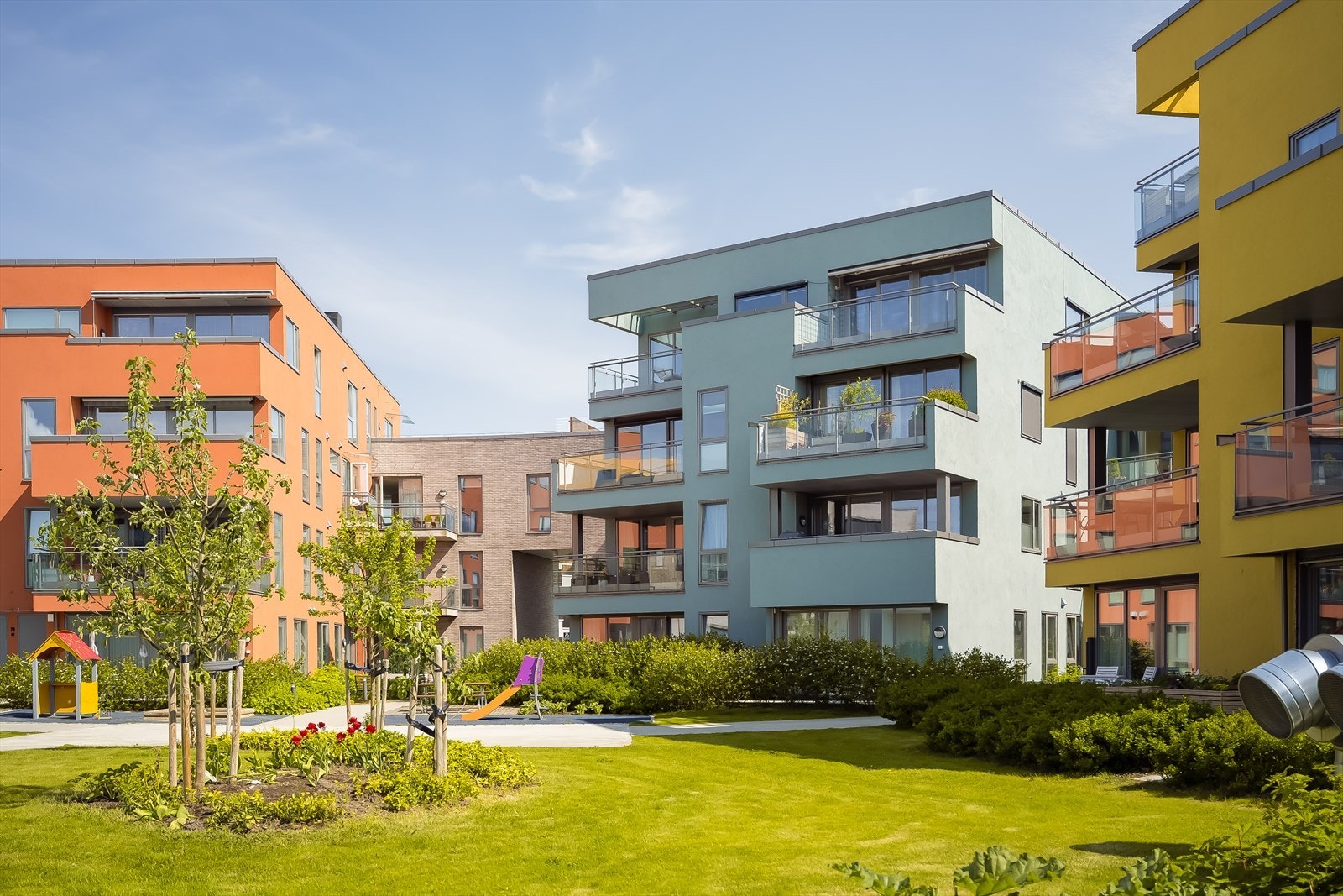 Tordenskiolds hage består av til sammen 117 leiligheter og fremstår som et veldrevet sameie, med grønne lunger, fine fellesfasiliteter og kort vei til alt av servicefunksjoner. Galleribilde