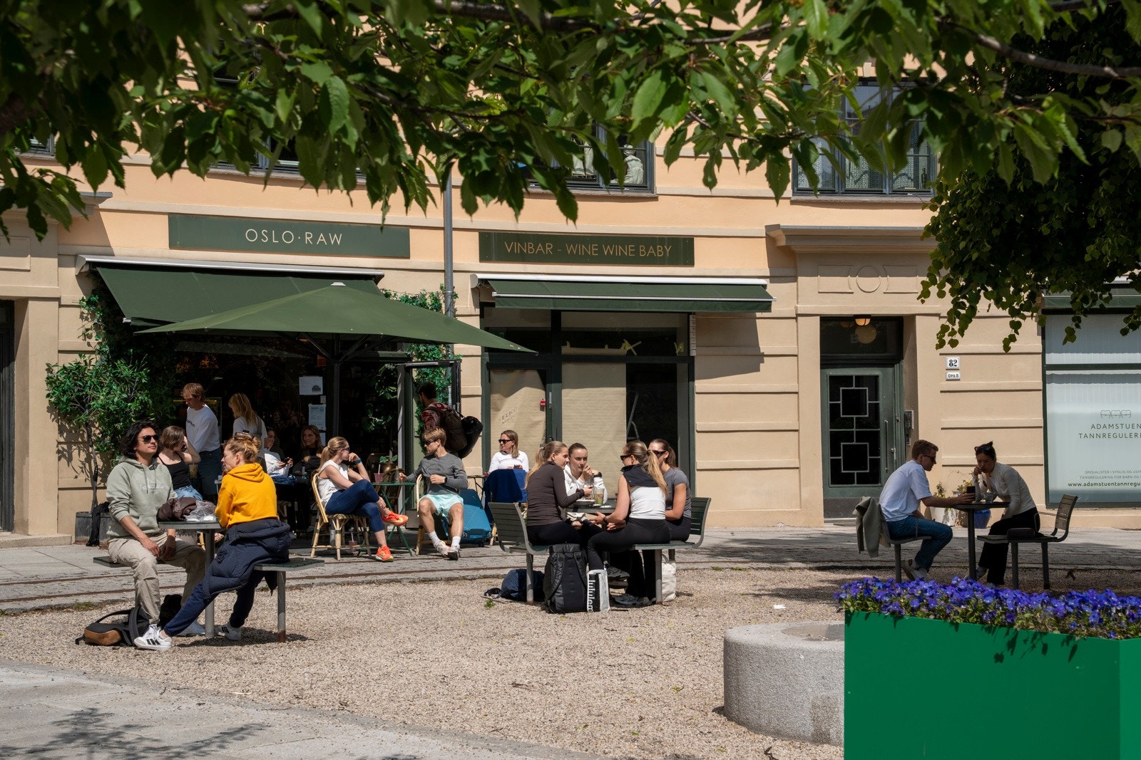 Leiligheten ligger sentralt på Adamstuen, med gangavstand til et variert utvalg av butikker, servicetilbud og spisesteder Galleribilde