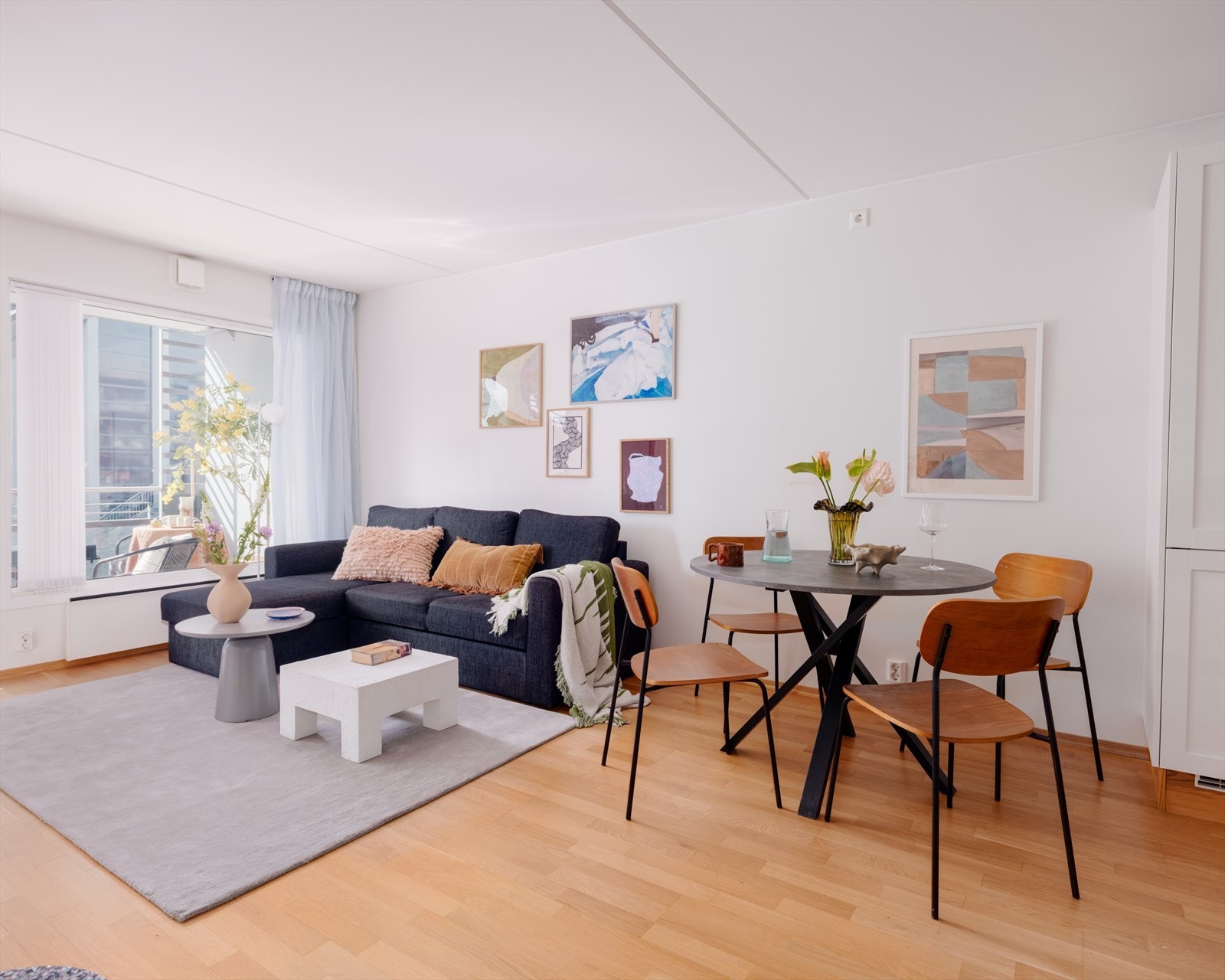 Praktisk og meget lys 2-roms med arealeffektiv planløsning og alle fasiliteter du trenger. Galleribilde