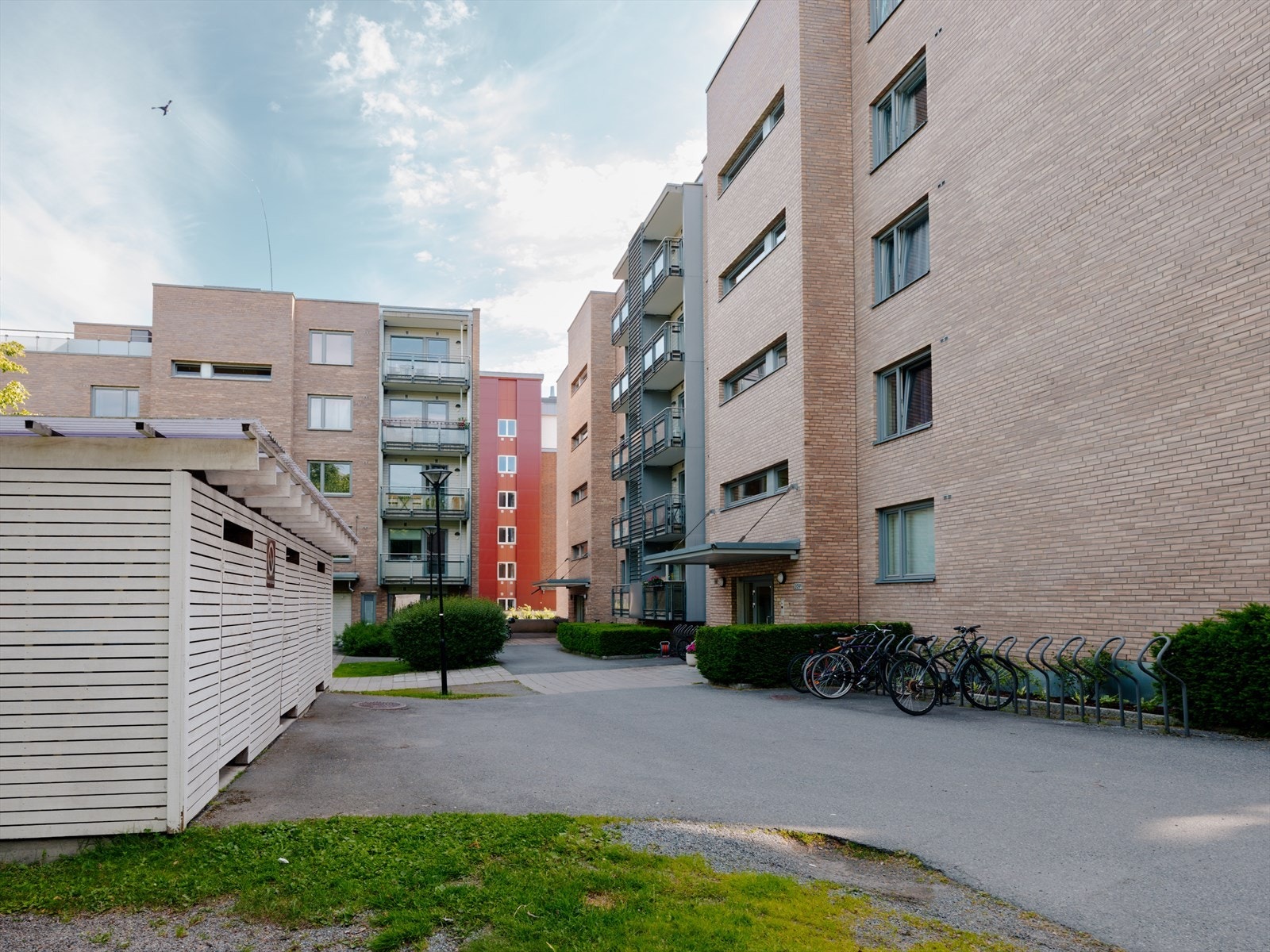 Det medfølger en garasjeplass med mulighet for elbillader. Galleribilde