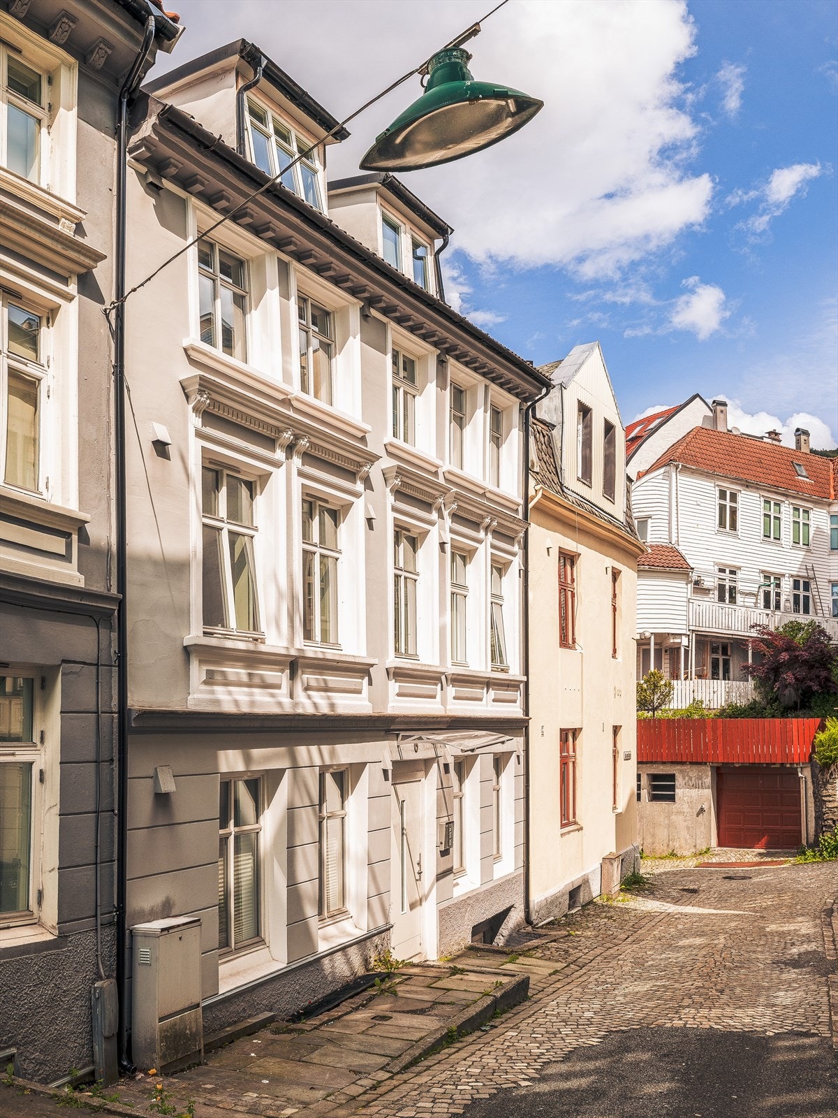 Borettslaget består av 6 leiligheter og har en meget fin beliggenhet i en skjermet sidegate, like nedenfor Støletorget. Galleribilde
