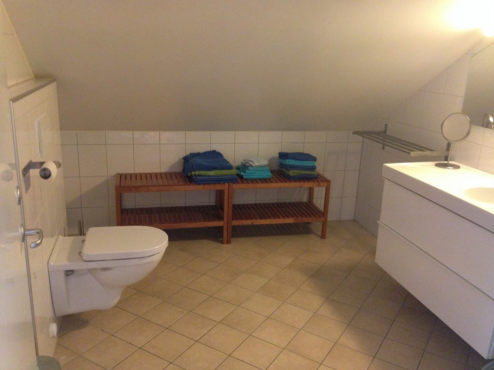Bad med dusjkabinett i 2 etg Galleribilde