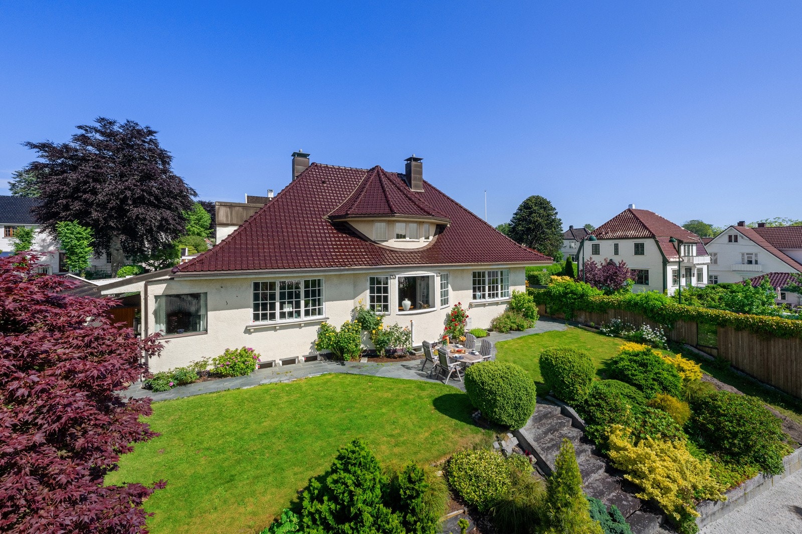 PrivatMegleren v/ Eiendomsmegler MNEF Erlend Haglund presenterer Dronningens Gate 10 for salg. Galleribilde