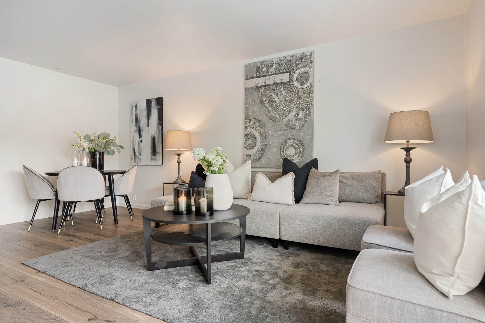 Velkommen til en praktisk 2-roms med rolig og skjermet beliggenhet på Skullerud. Galleribilde