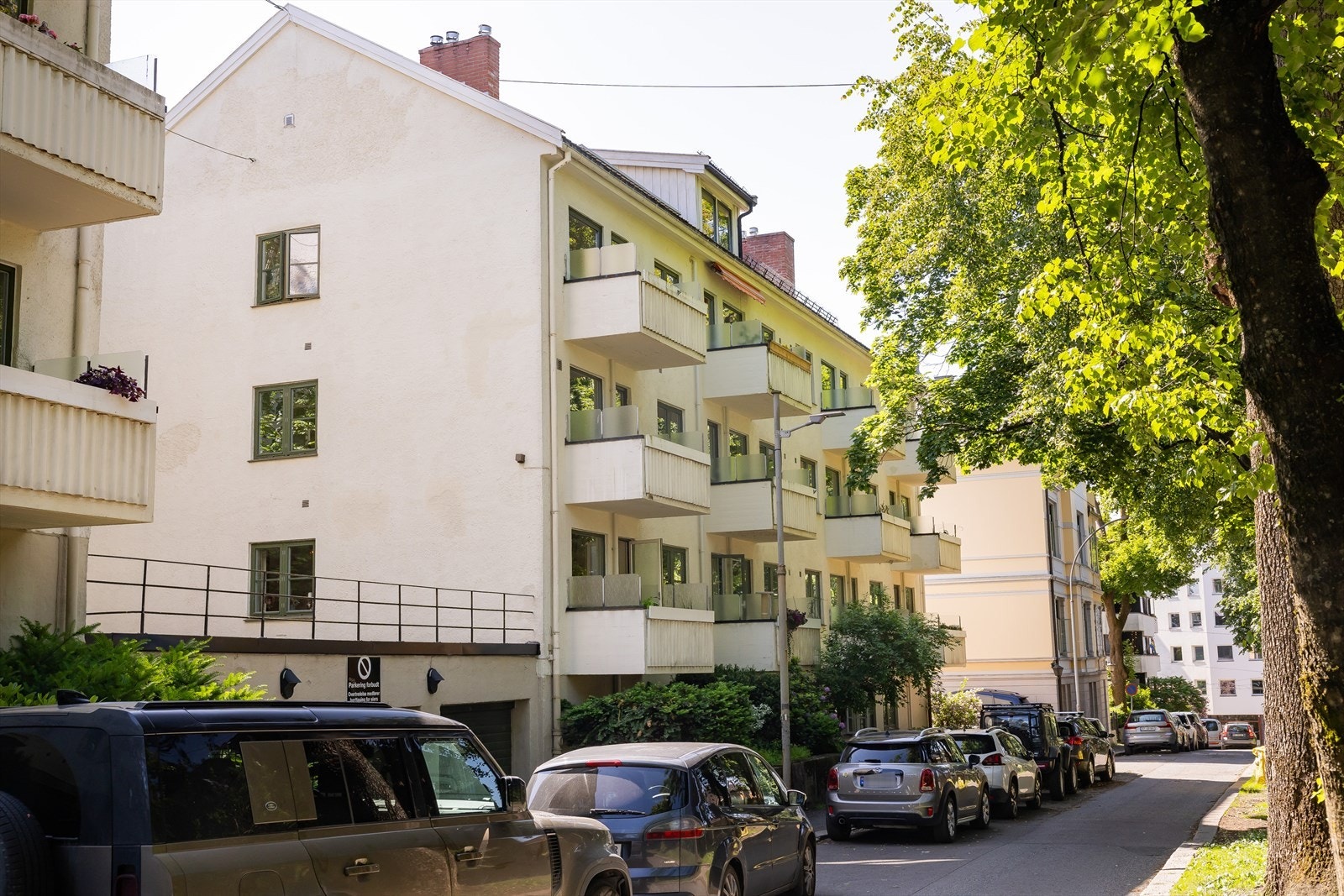 Meget etterspurt og populær beliggenhet i landlige Lille Frogner allé - Gaten er rolig og enveiskjørt. Galleribilde