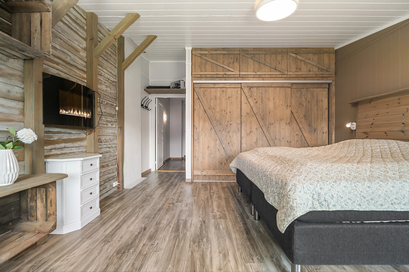 Dersom man skulle ønske det kan boligen med enkle grep tilbakestilles til tre soverom, som det sto originalt. Galleribilde