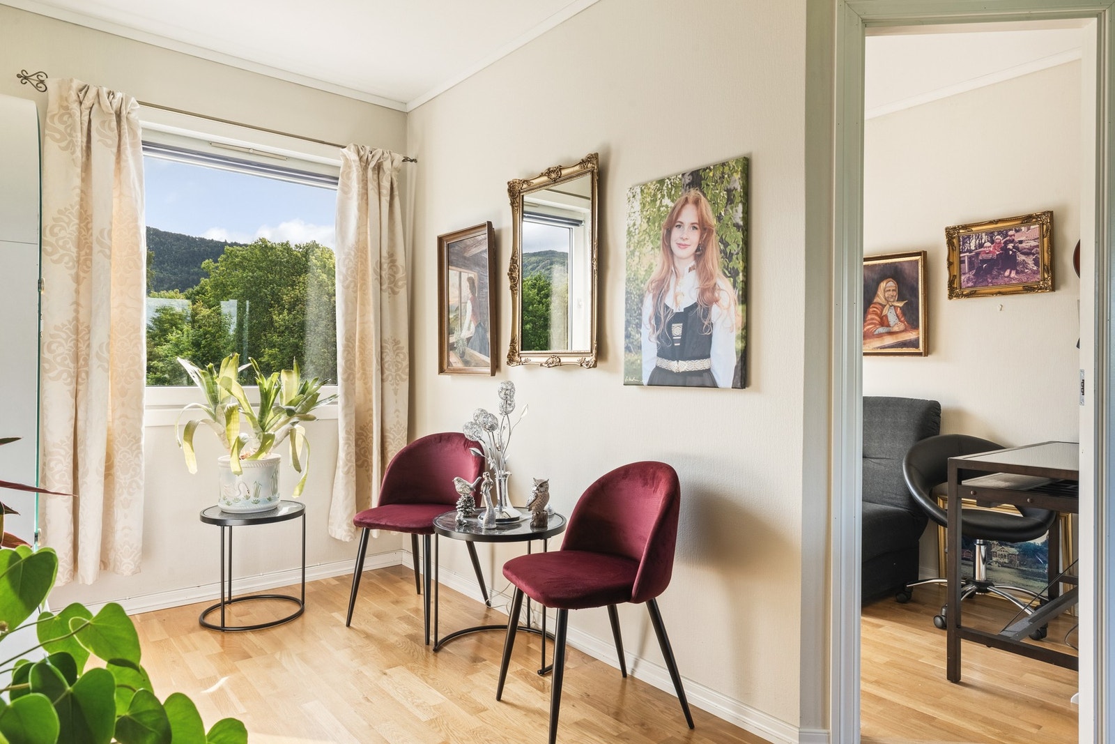 Videre adkomst til det andre soverommet. Galleribilde